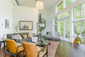 The Musician’s Cottage! Soaring ceilings, gardens! - Image 3