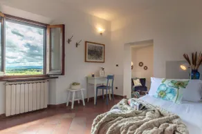 Breathe in Tuscany: 180° view of the hills - Image 3