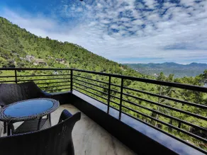 Majestic Pines || Mesmerising Hill View Full Villa - Image 5