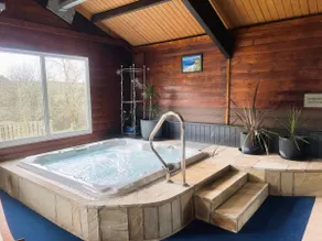 Beautiful Barn conversion with pool+Hot Hub-Linney - Image 4