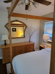 Easy walk to CAMC-2 BR Apt-Pet Friendly - Image 2