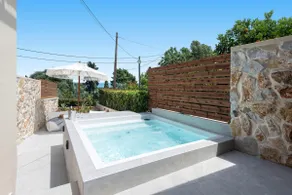 Deluxe Studio with Mini Pool - Image 5