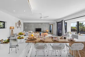 Superbe nouvelle maison avec piscine chauffée - Image 4