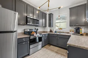 Starland District 3BR | Private Yard + Pets - Image 2