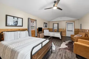 The Woodside Cottage-Close to Downtown! - Image 4