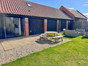 Pet friendly getaway - private hot tub, enclosed garden - countryside views - Image 4