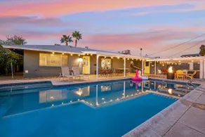 6BR Oasis | Hot Tub, Arcade & Sleeps 20+ - Image 2