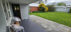 Cosy Mid-Century home, Central, Off Street Parking and Fur Baby Friendly - Image 5