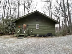 Treetop Cabin w/ firepit + Mountain Stream - Image 4