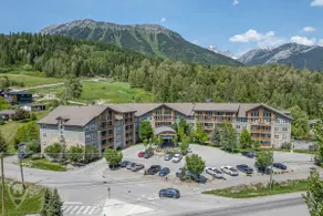 Top Floor Condo with Stunning Mountain Views - Image 5