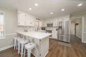 Private 4BR w/ Salt Pool, Hot Tub & Fire Pit - Image 4