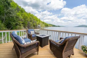 The Chosen Spot: lakefront, hot tub, wineries, ski - Image 3