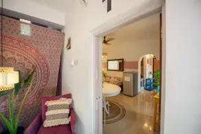 E The Purple House 1BHK- AC/ Fast Wi-Fi/ P. Backup - Image 5