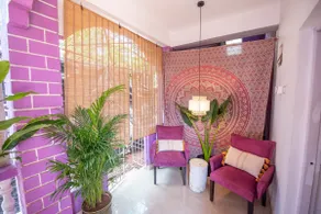 E The Purple House 1BHK- AC/ Fast Wi-Fi/ P. Backup - Image 2