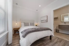 The Suite Spot in Midtown Kitchener Walk DTK & UTW - Image 2