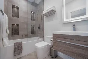 The Suite Spot in Midtown Kitchener Walk DTK & UTW - Image 3