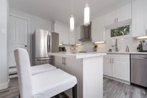 The Suite Spot in Midtown Kitchener Walk DTK & UTW - Image 4