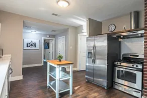 3BR Clare House! Downtown, Medical Center Stadium - Image 4