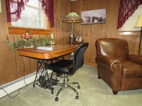 ”Rest A While” spacious private suite - Image 2