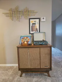 Hucrest Vibes! MCM 2Bedroom 2Bath fire pit & deck - Image 3