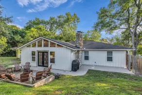 Elegantly Designed Mid-Century Modern Home Near Magnolia - Image 4