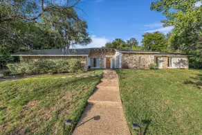 Elegantly Designed Mid-Century Modern Home Near Magnolia - Image 2