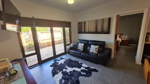 Red Ochre - Large Apartment with Private Courtyard - Image 4