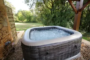 Comfortable One Bed Gite with Hot Tub - Image 5