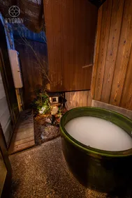 Kyoto [Shugetsu] 8-minute walk from Kyoto Station. Open-air bath (Shigaraki pottery open-air bath) - Image 4