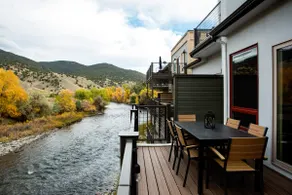River Retreat & Decked Out - Walk to town - 3BD - Image 5