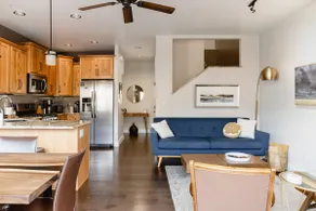 River Retreat & Decked Out - Walk to town - 3BD - Image 4