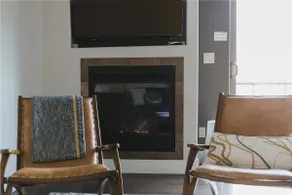 River Retreat & Decked Out - Walk to town - 3BD - Image 3