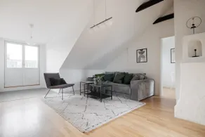 Top floor, 2-story flat in chic area - Image 4