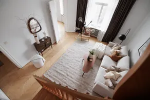 Top floor, 2-story flat in chic area - Image 5