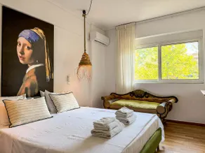 Modern Vintage 3 Bedrooms at the Mall - Image 3