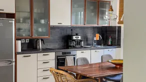 Modern Vintage 3 Bedrooms at the Mall - Image 5