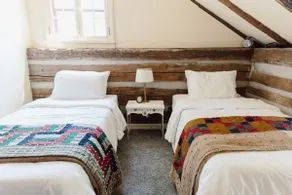 Historic Shabby Cabin W/ Modern Comfort Sleeps 11! - Image 3