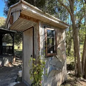 Dragonfly Cottage Off-grid rustic nature hideaway - Image 4