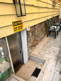 The Caverne, Basement Apartment - Image 5