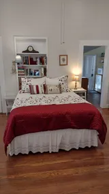 A Victorian Apartment in Downtown Historic Alachua - Image 2