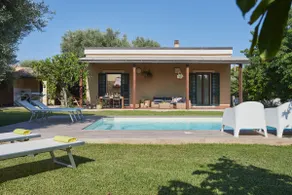 Giardino Tropicale eco-friendly private pools - Image 2