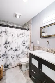 The Western Star | Centrally Located Apartment - Image 5