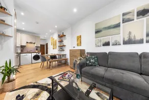 Modern Spacious 1 Bed Flat near Richmond Park - Image 2