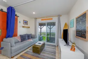 Eco-Friendly Waterfront Apt #3 - Image 4