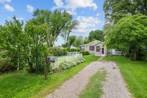 Cozy Cottage Home w/ Fenced Yard in Rock Island - Image 2