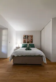 2 bedroom apartment in the center with garden - Image 4