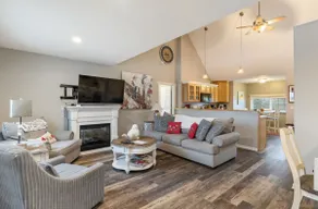 The Carriage House at 5024 Meadowbrook Ln Flushing - Image 3