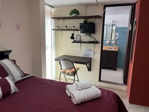 Small independent room with ocean view - Image 4