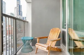 Kasa | 1BD w/ Den by Museum Campus | South Loop - Image 2