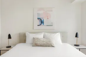Kasa | 1BD w/ Den by Museum Campus | South Loop - Image 3